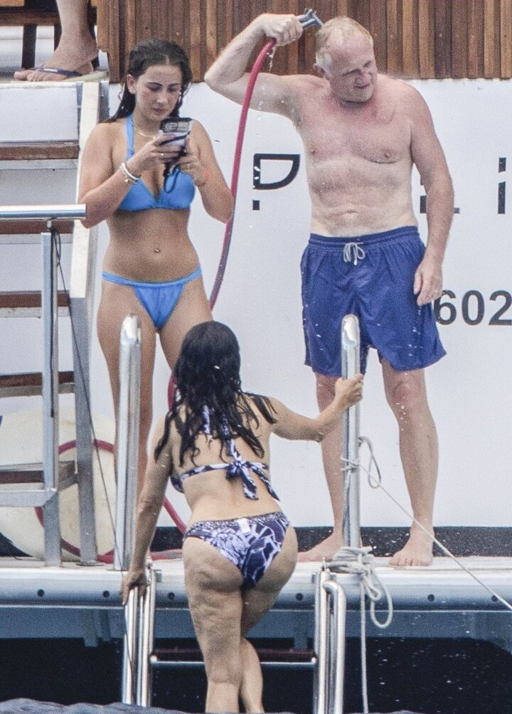 salma-hayek gallery photo #1352