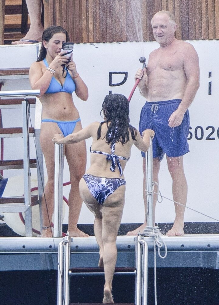 salma-hayek gallery photo #1355