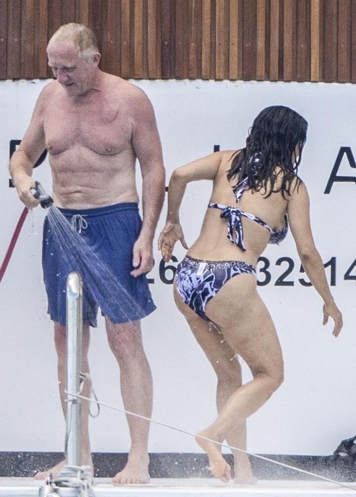 salma-hayek gallery photo #1357