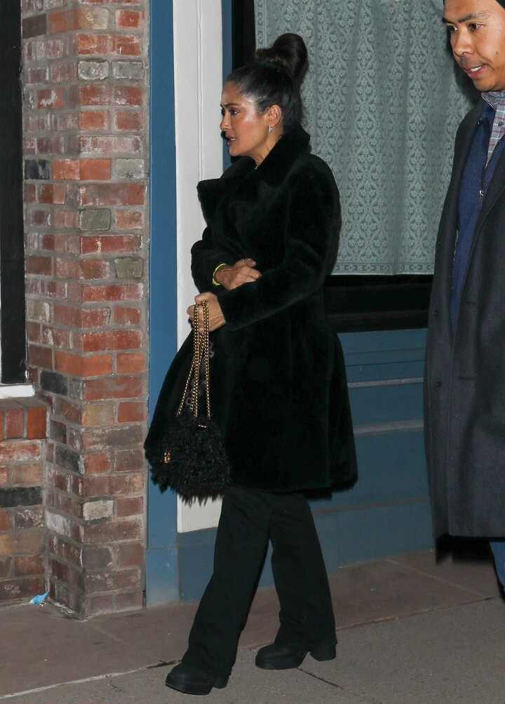 salma-hayek gallery photo #1816