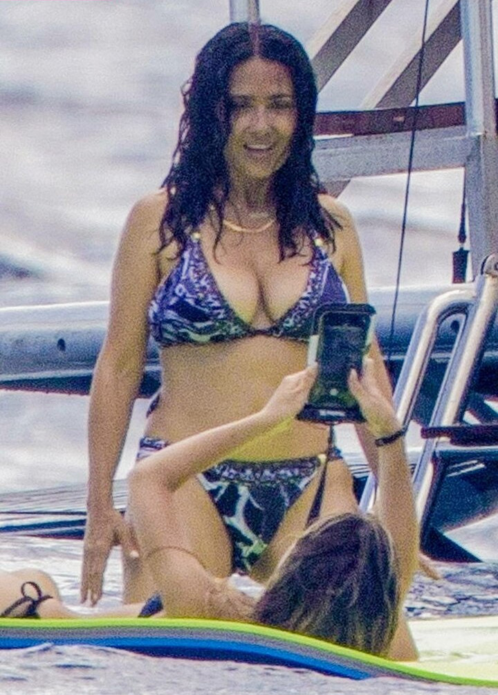 salma-hayek gallery photo #2120