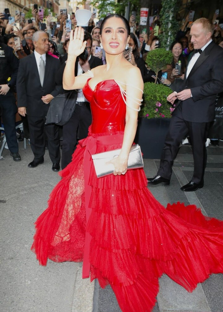 salma-hayek gallery photo #2240