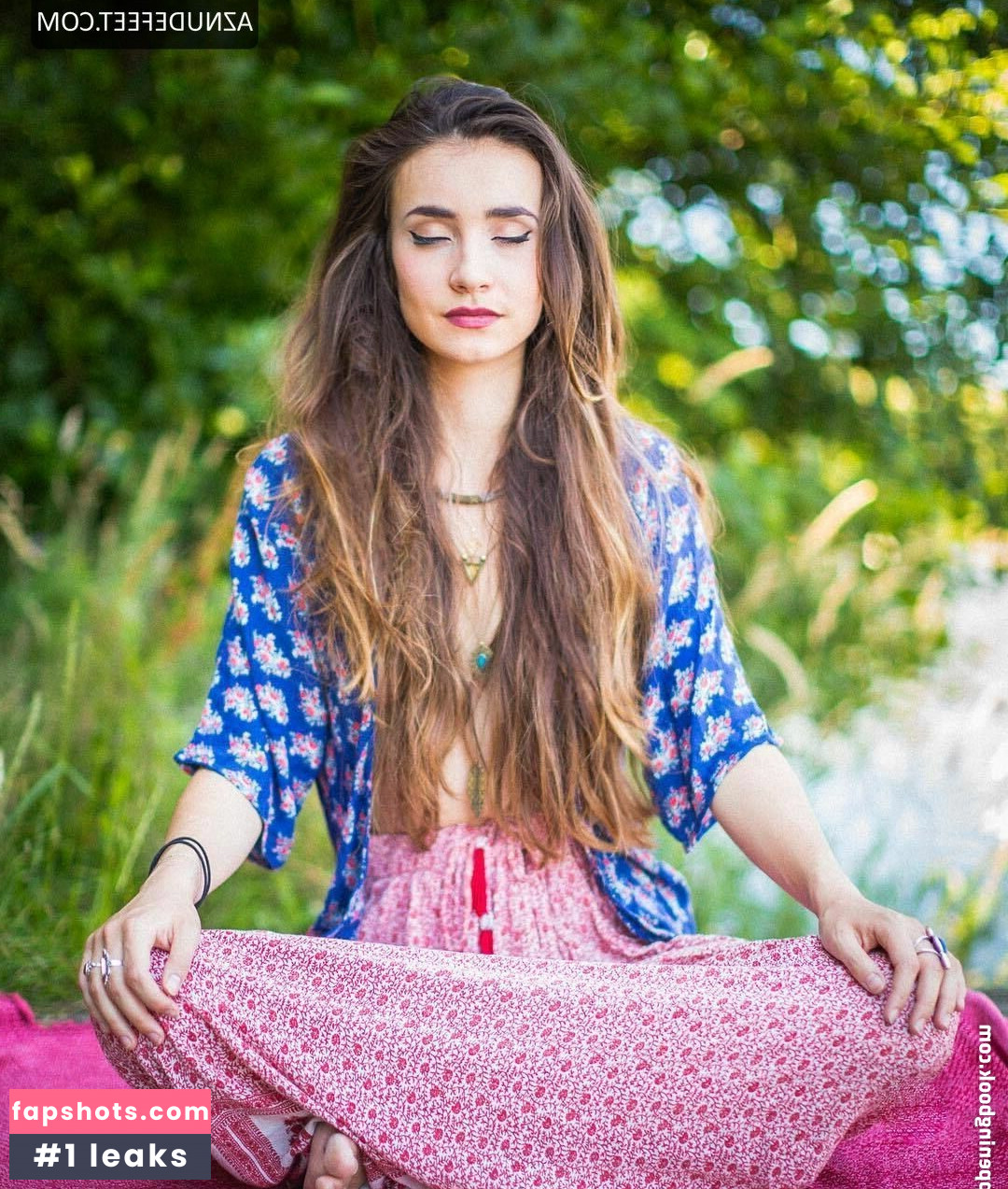 Salomé Saqué gallery photo #11