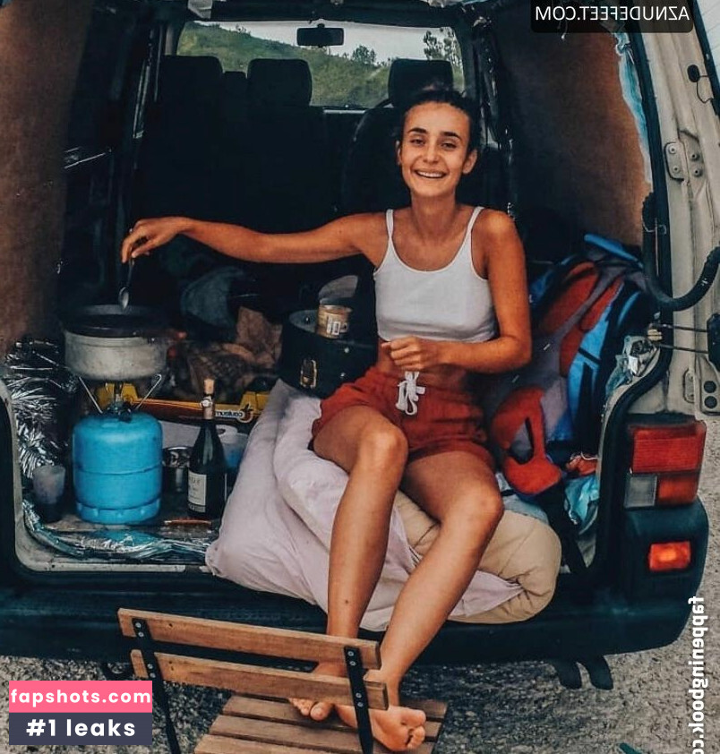 Salomé Saqué gallery photo #6