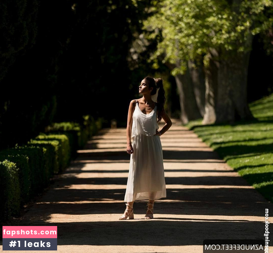 Salomé Saqué gallery photo #9