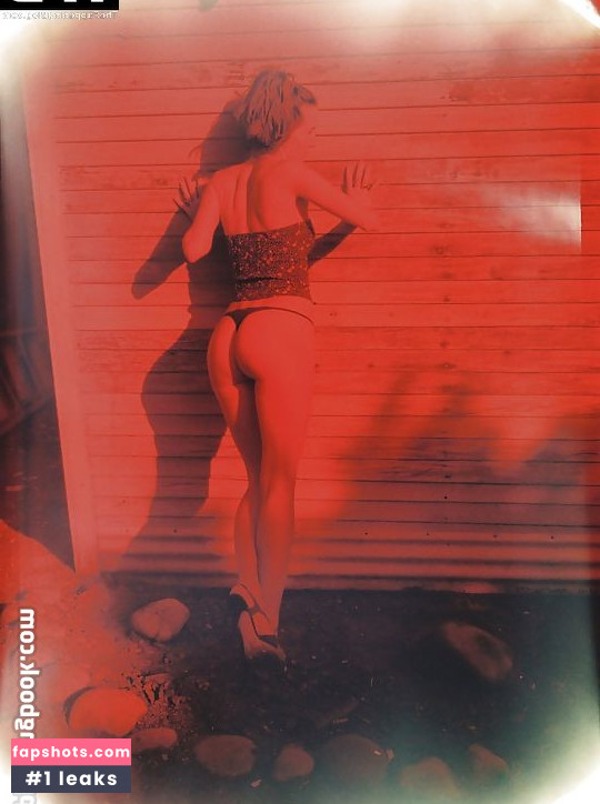 Salomé Stévenin gallery photo #13