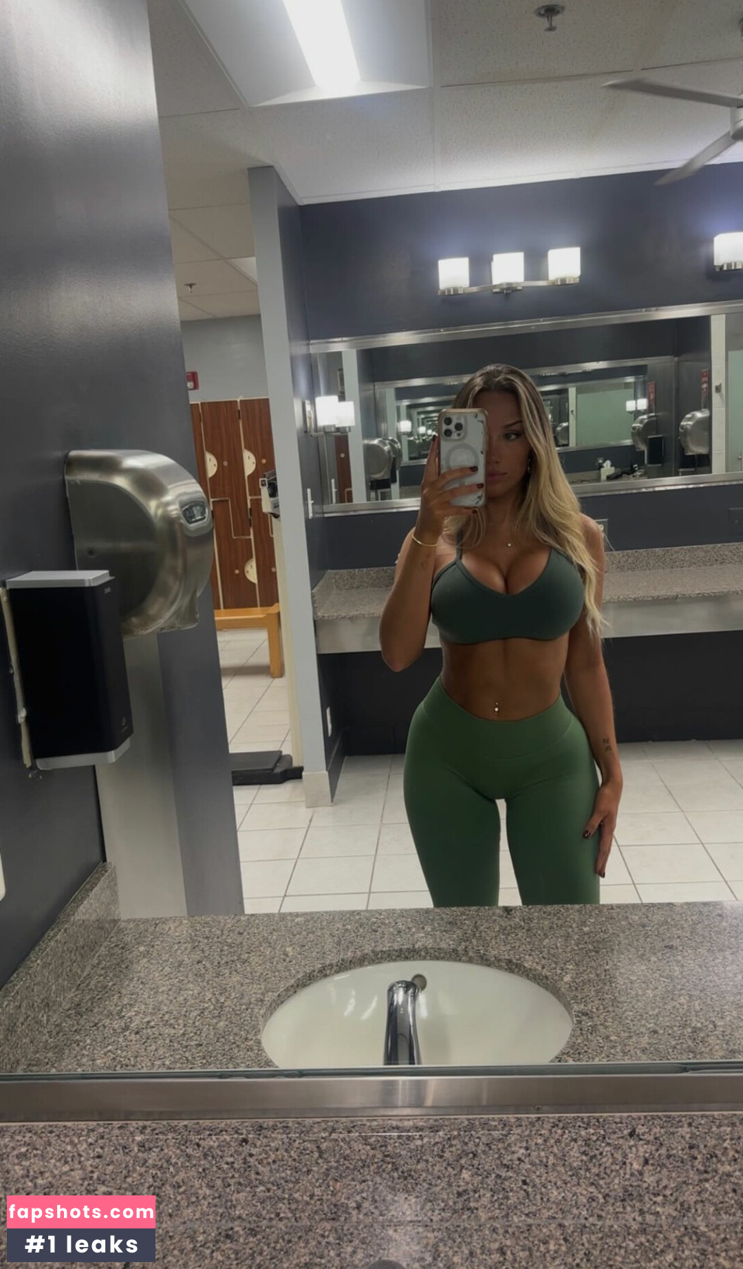 Samantha Aufderheide gallery photo #2