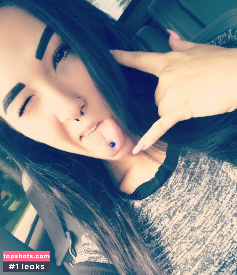 Samantha Brook gallery photo #13