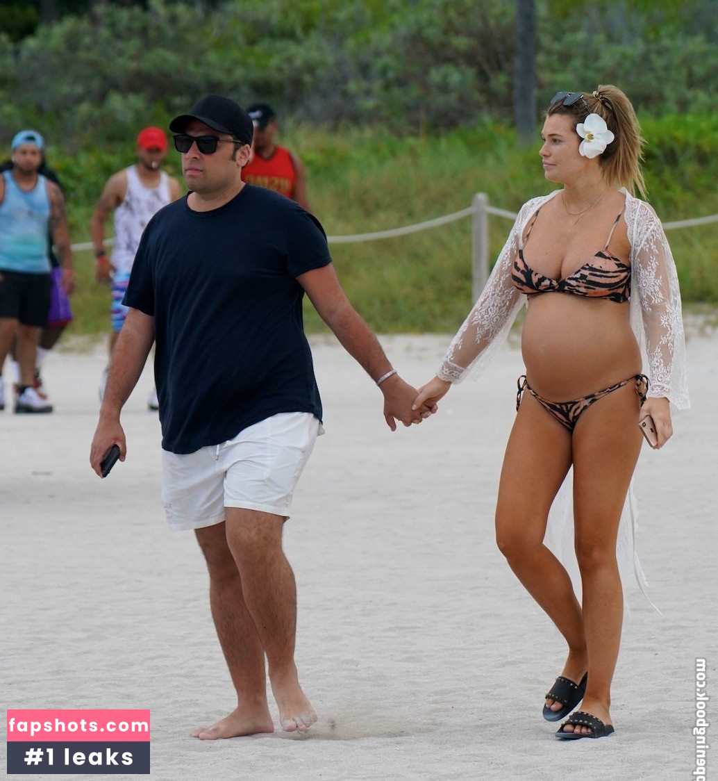 Samantha Hoopes gallery photo #115