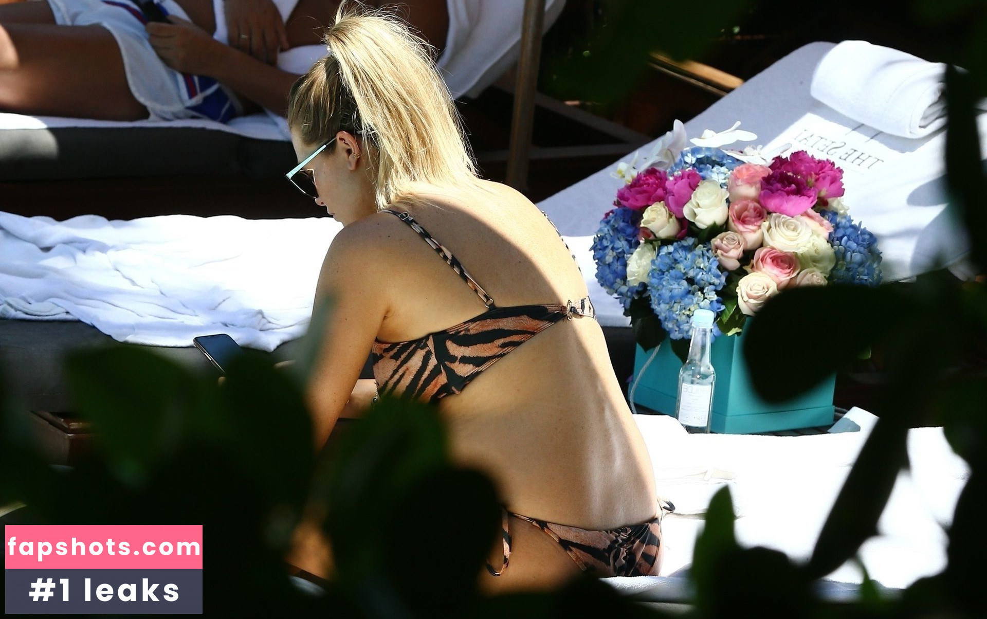 Samantha Hoopes gallery photo #135