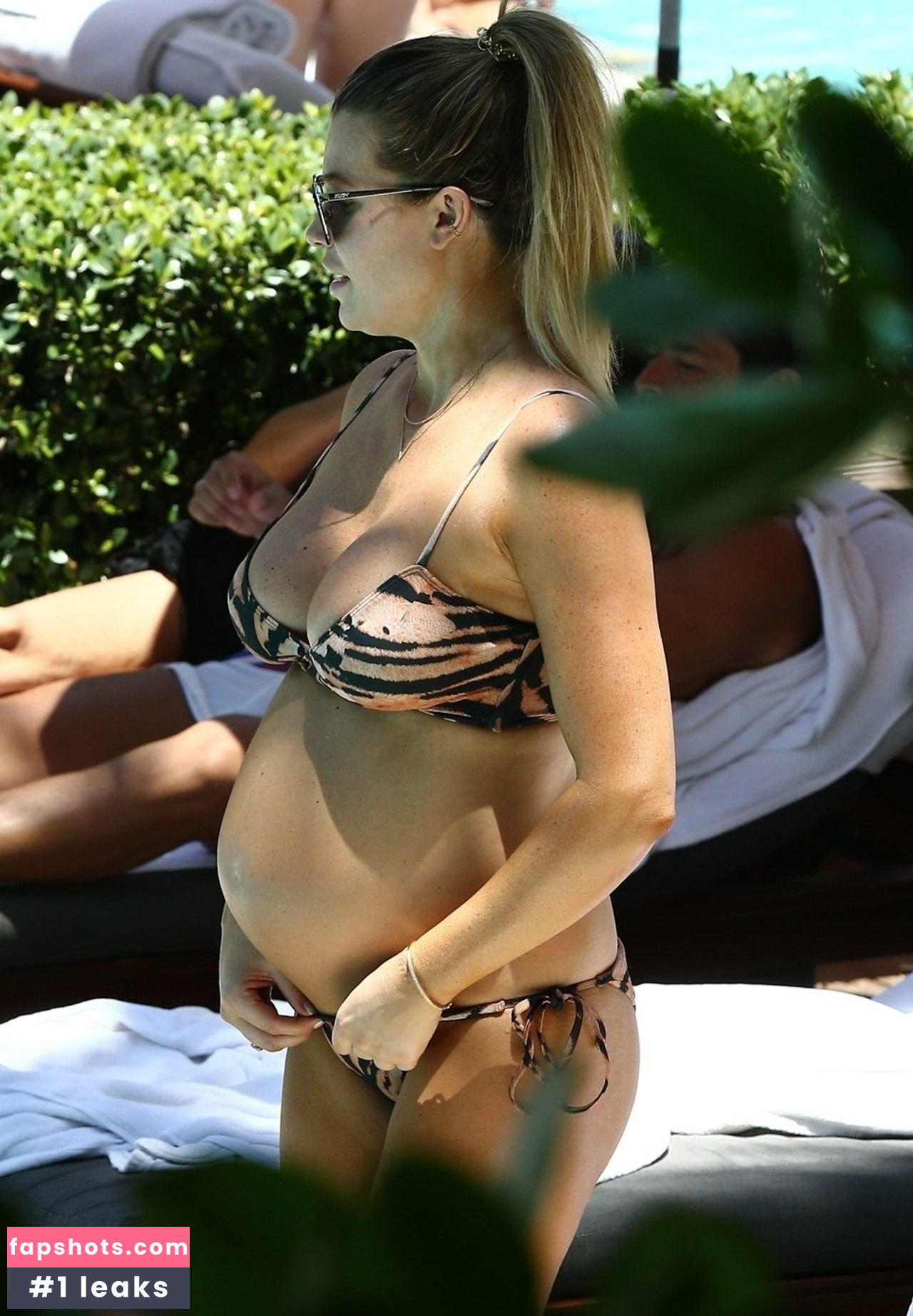 Samantha Hoopes gallery photo #136