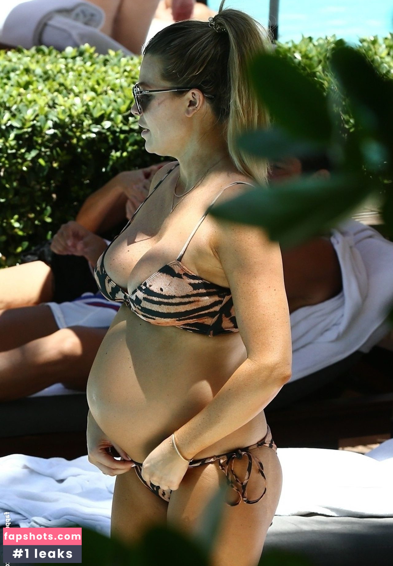 Samantha Hoopes gallery photo #140