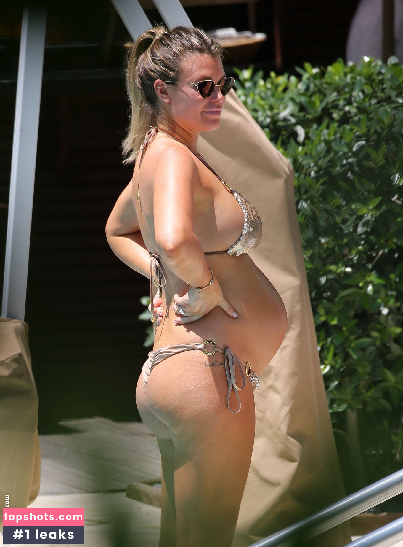 Samantha Hoopes gallery photo #190