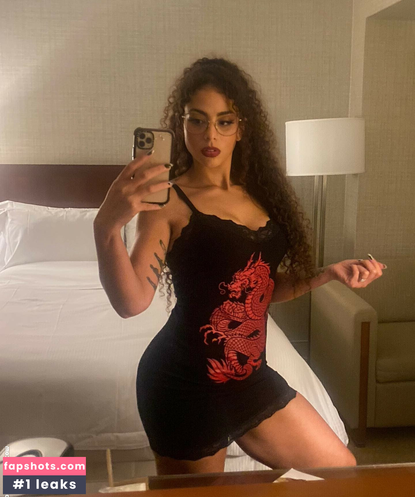 Samantha Irvin gallery photo #103