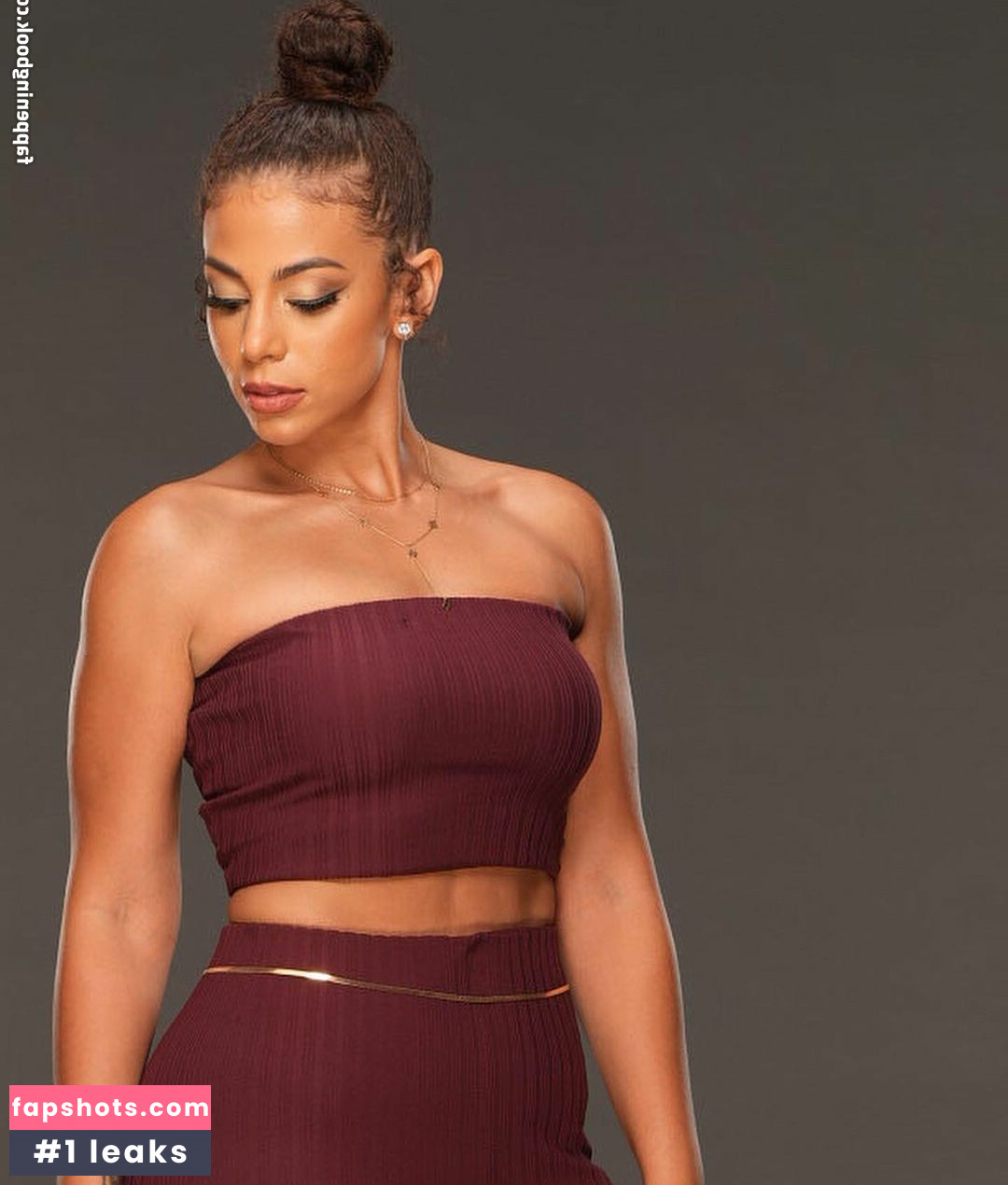 Samantha Irvin gallery photo #137