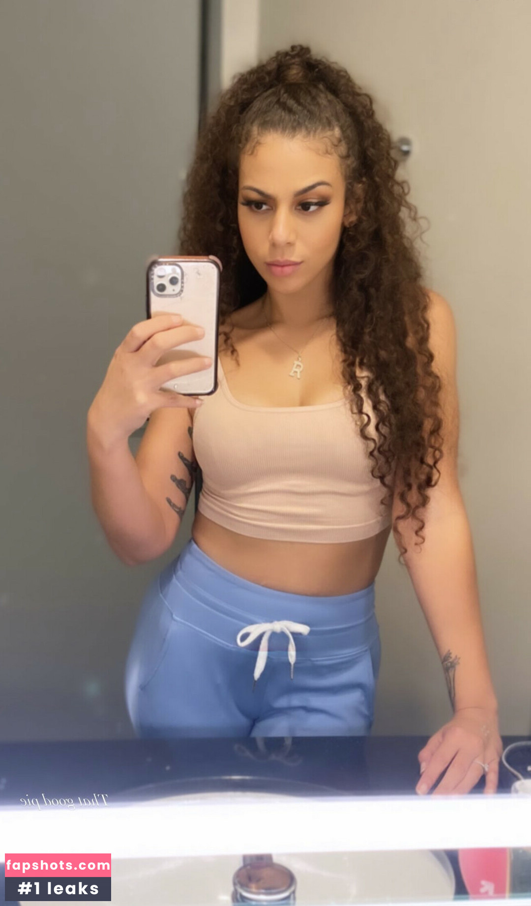 Samantha Irvin gallery photo #140