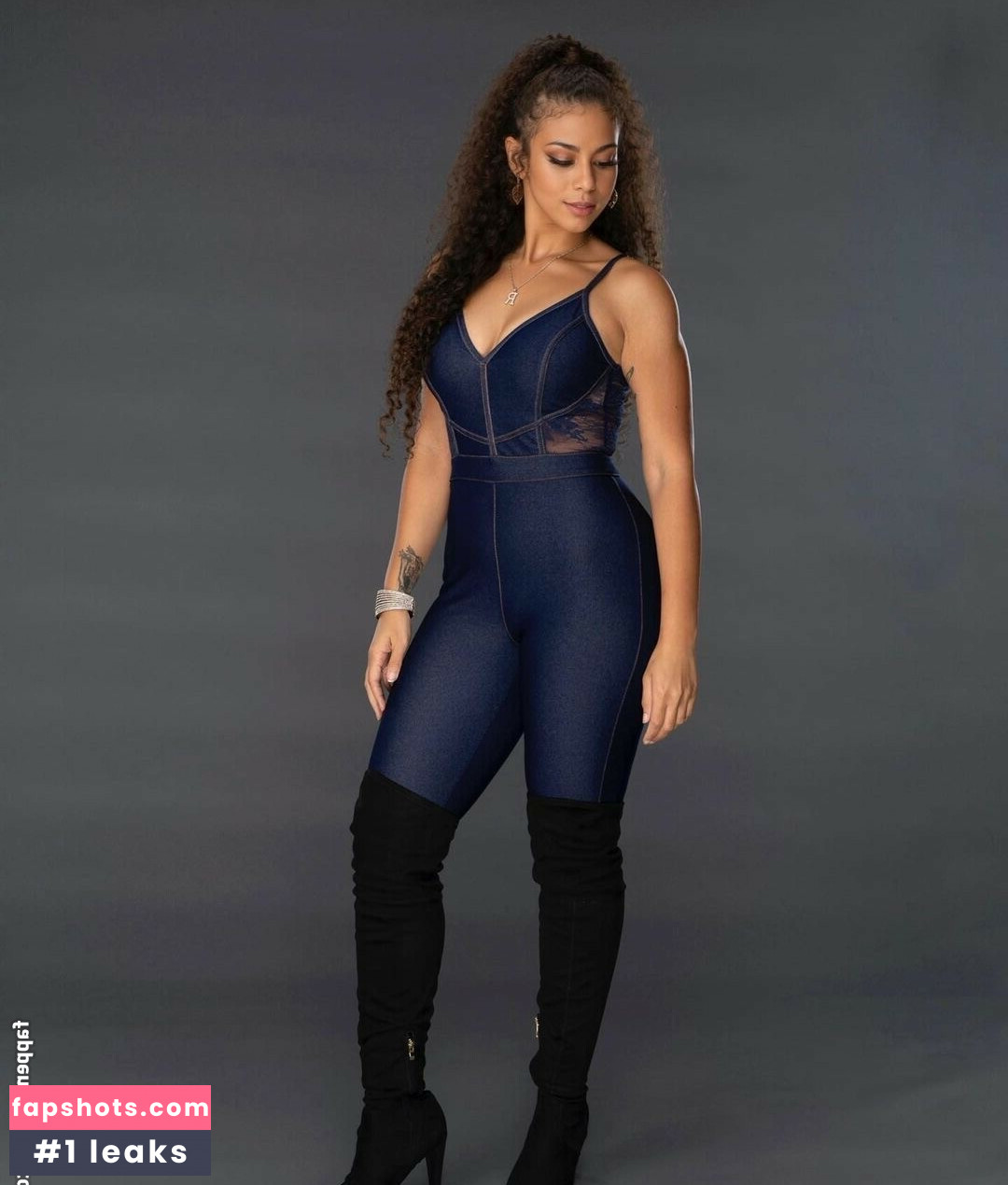 Samantha Irvin gallery photo #160