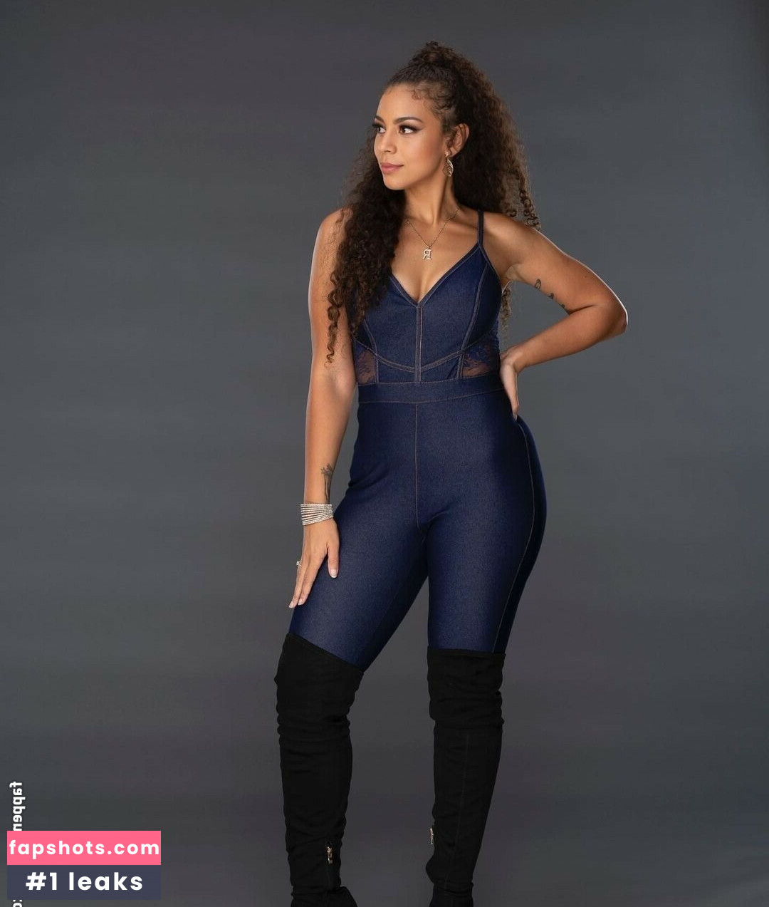 Samantha Irvin gallery photo #161