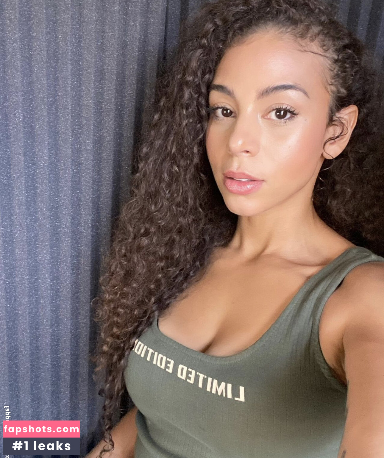 Samantha Irvin gallery photo #187