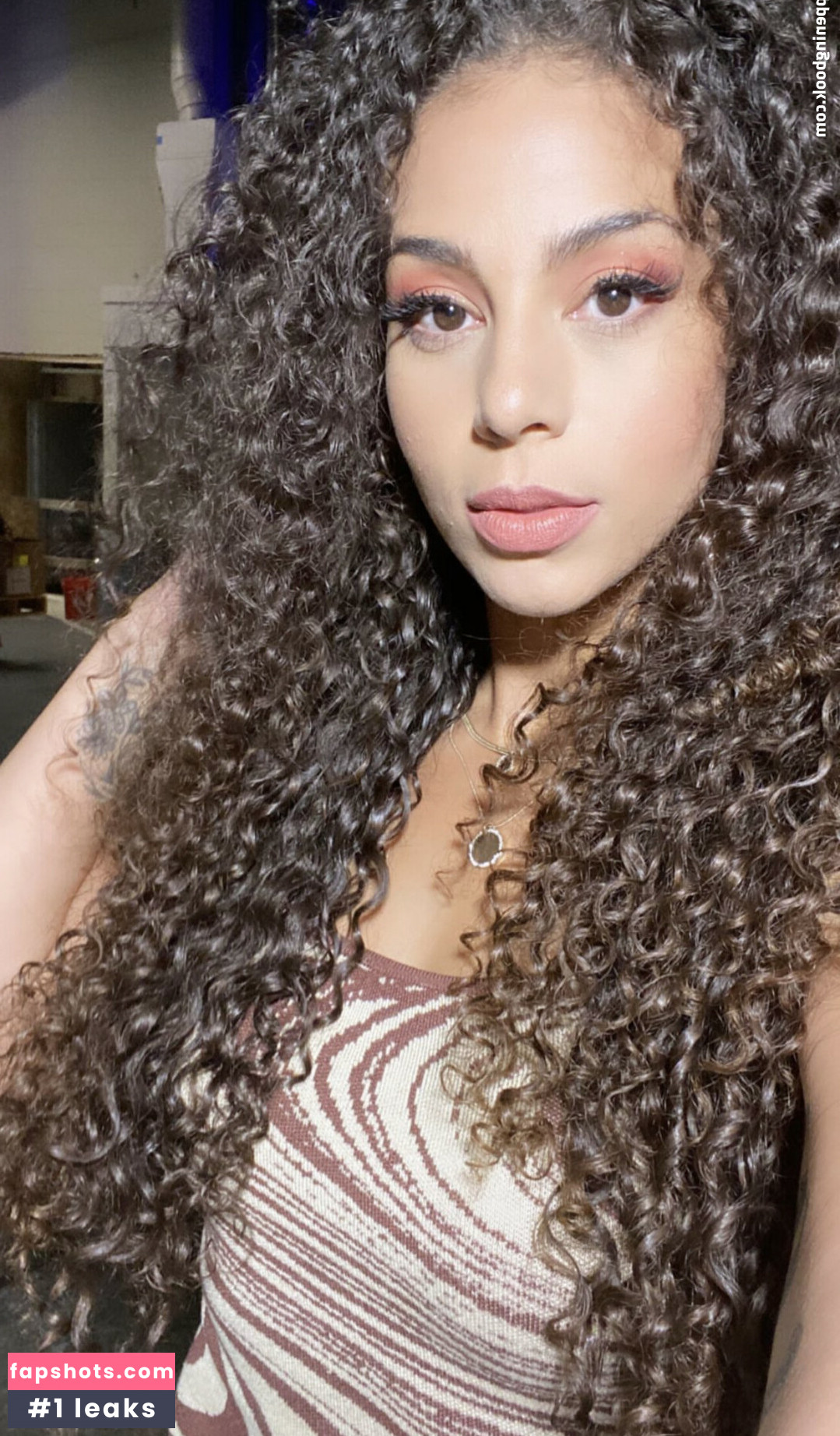 Samantha Irvin gallery photo #193