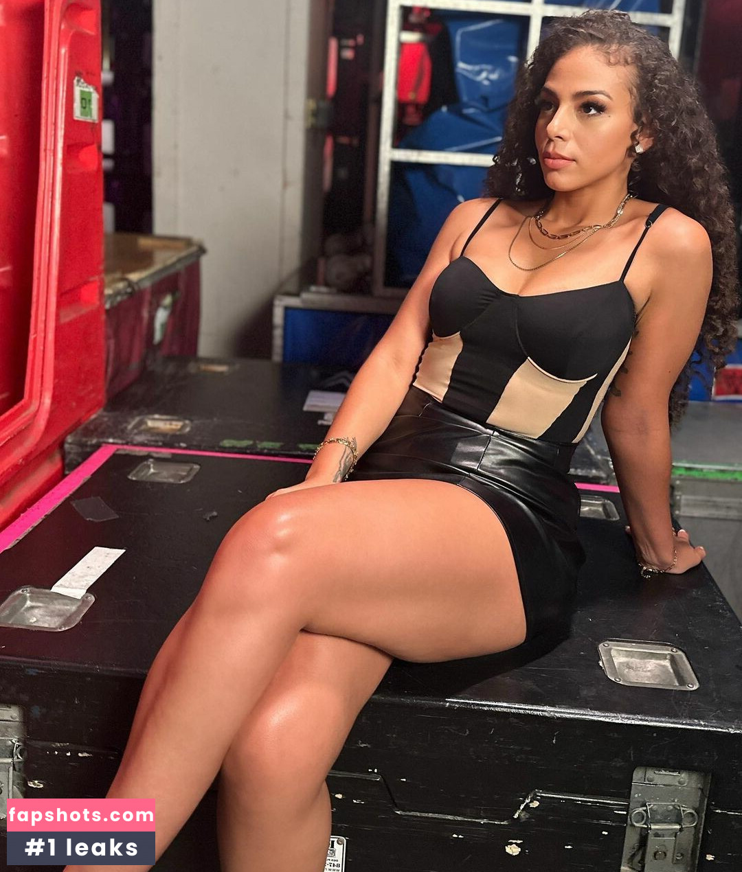 Samantha Irvin gallery photo #198