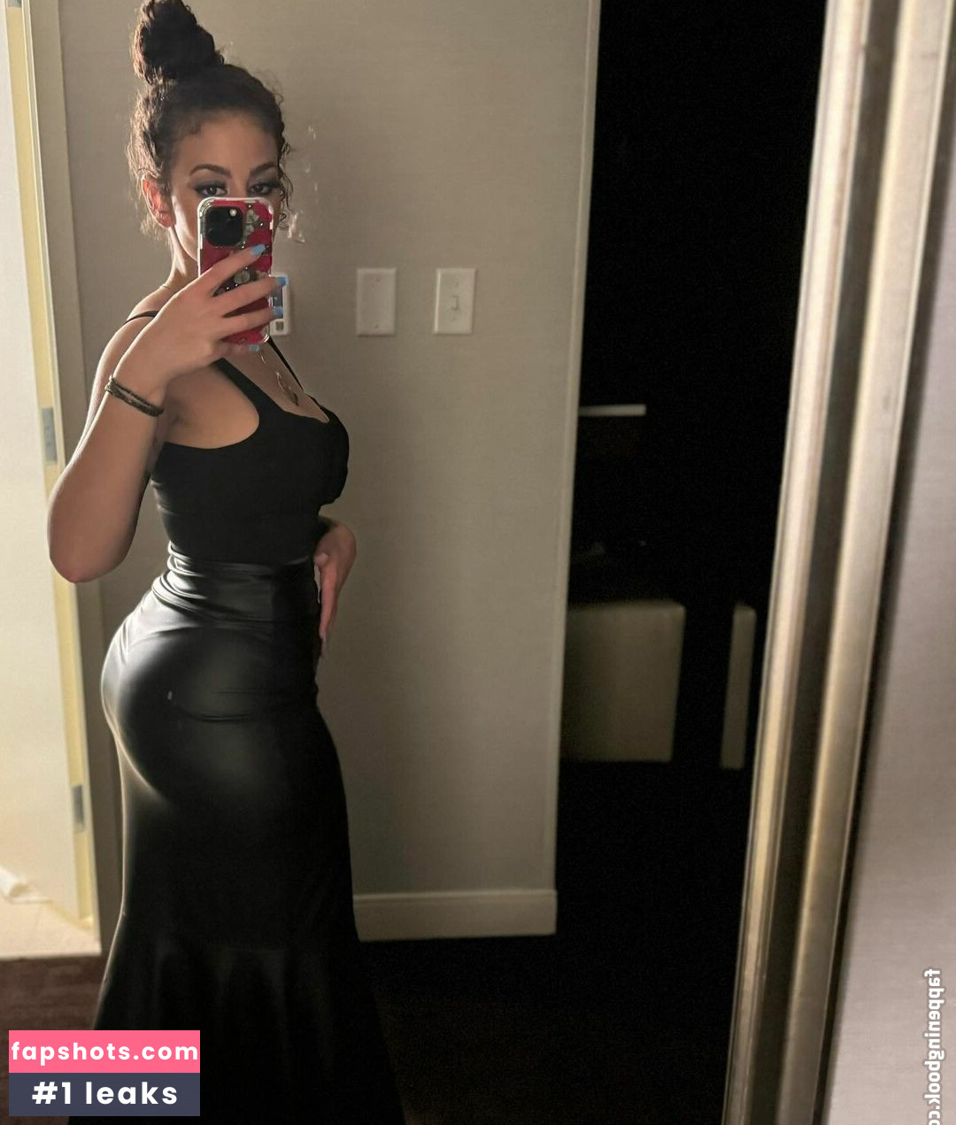 Samantha Irvin gallery photo #76