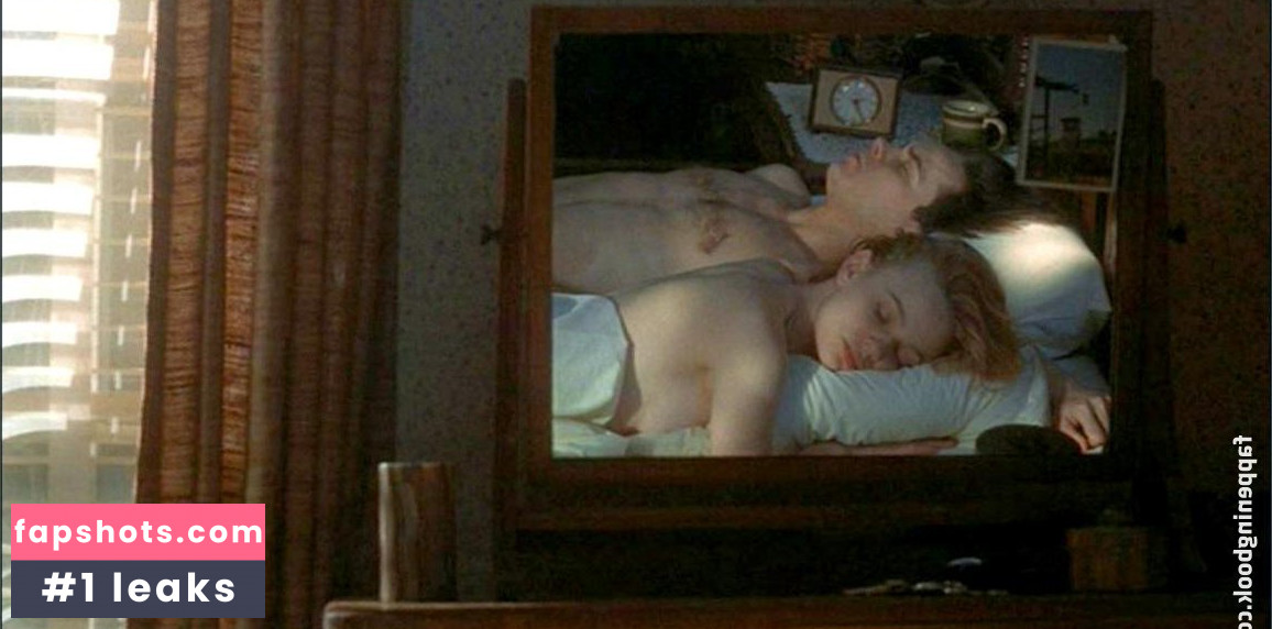 Samantha Mathis gallery photo #15