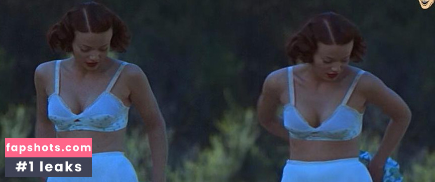 Samantha Mathis gallery photo #43