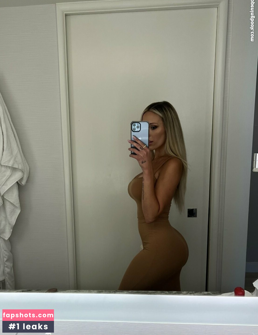 Samantha gallery photo #23