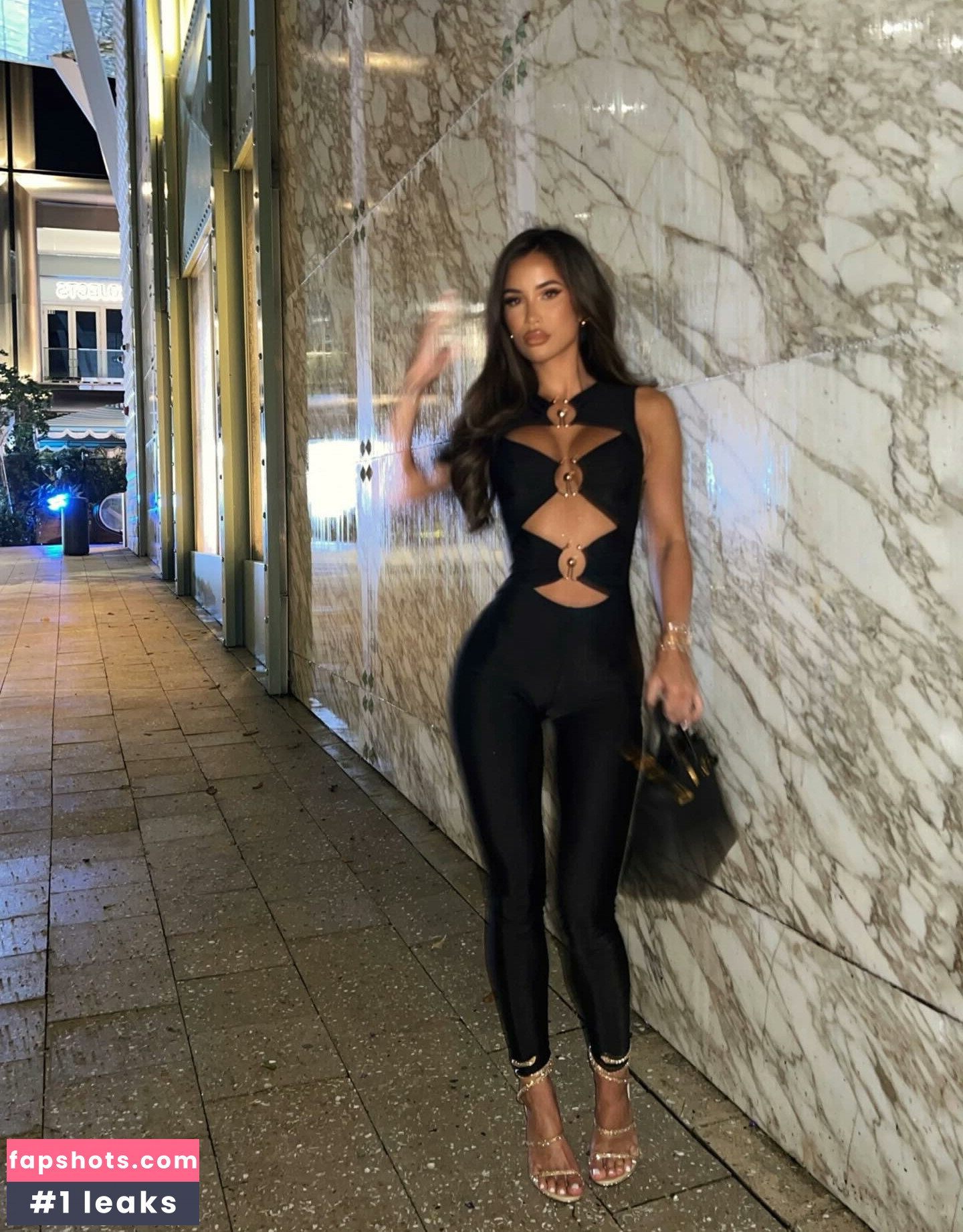 Samantha Rayner gallery photo #27