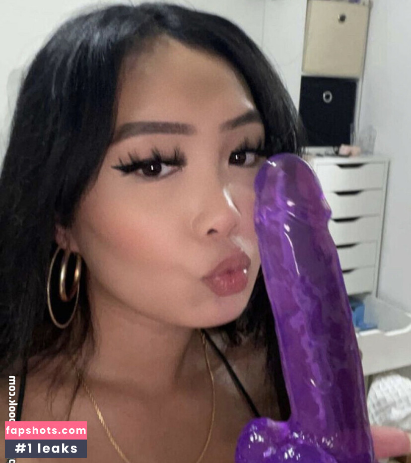 Samantha Yang Hmong gallery photo #53