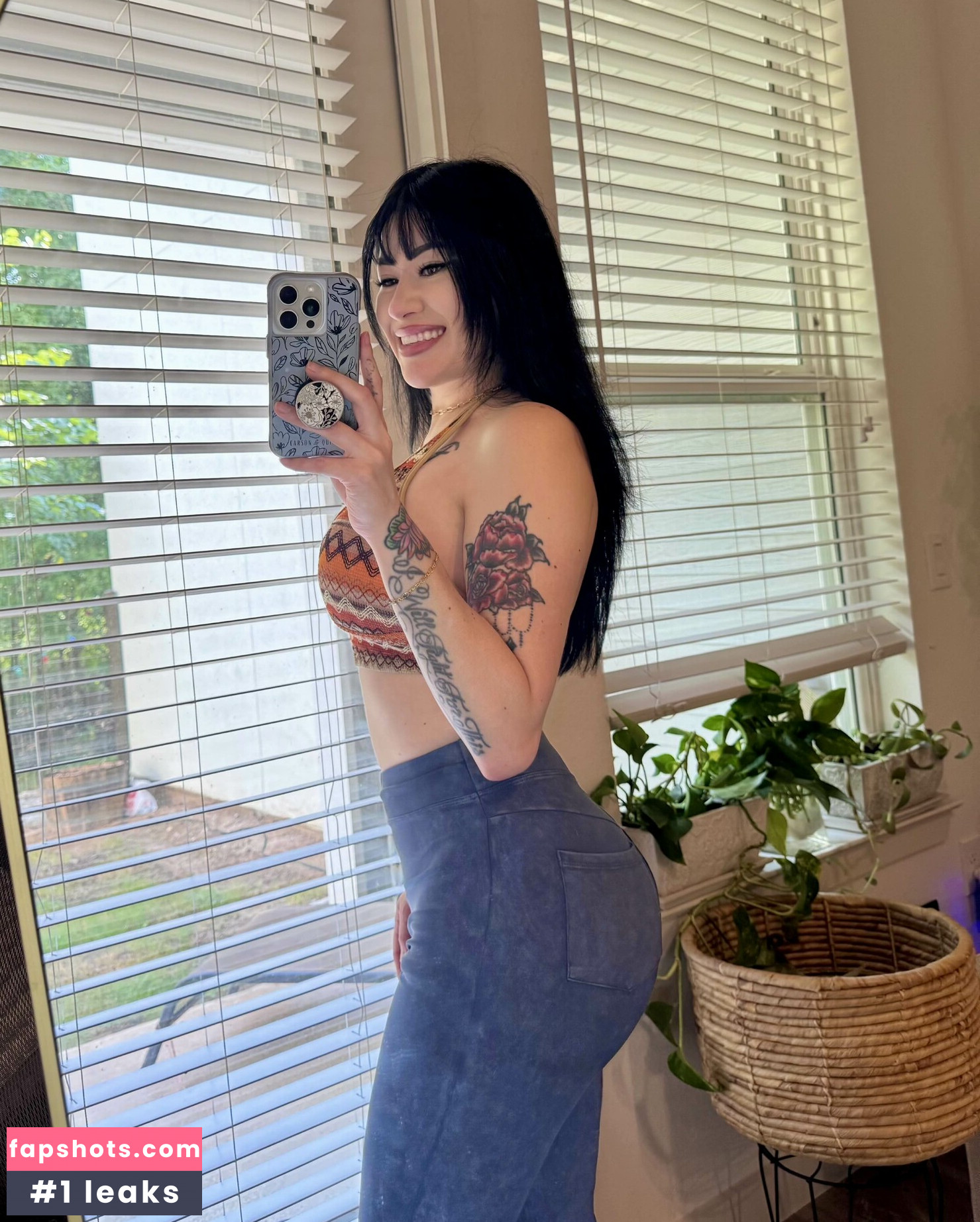 SamanthaKronos gallery photo #4