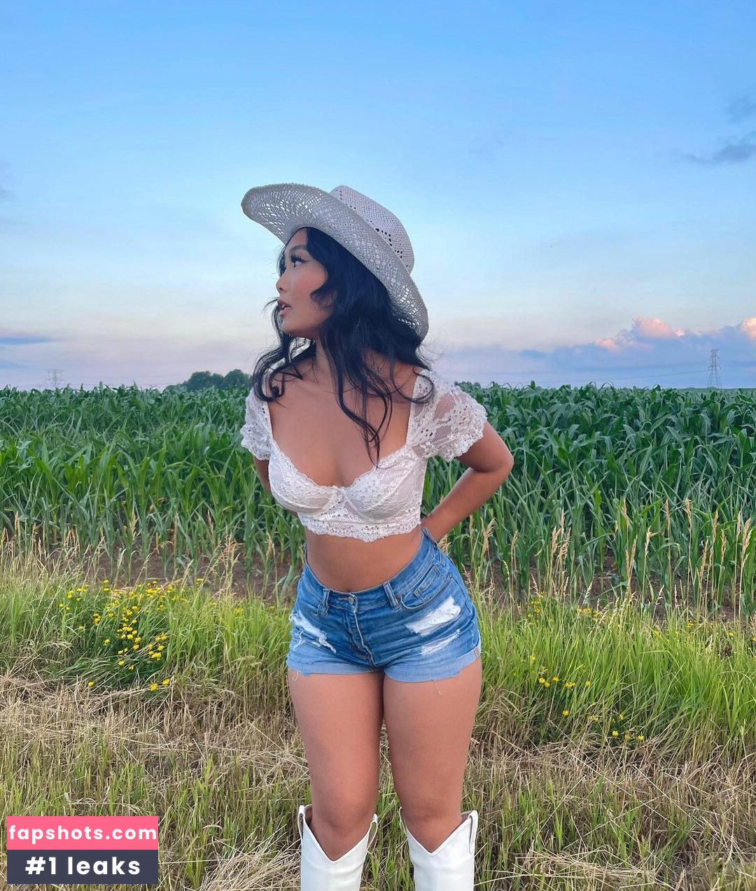 Samanthayang nude babe gallery