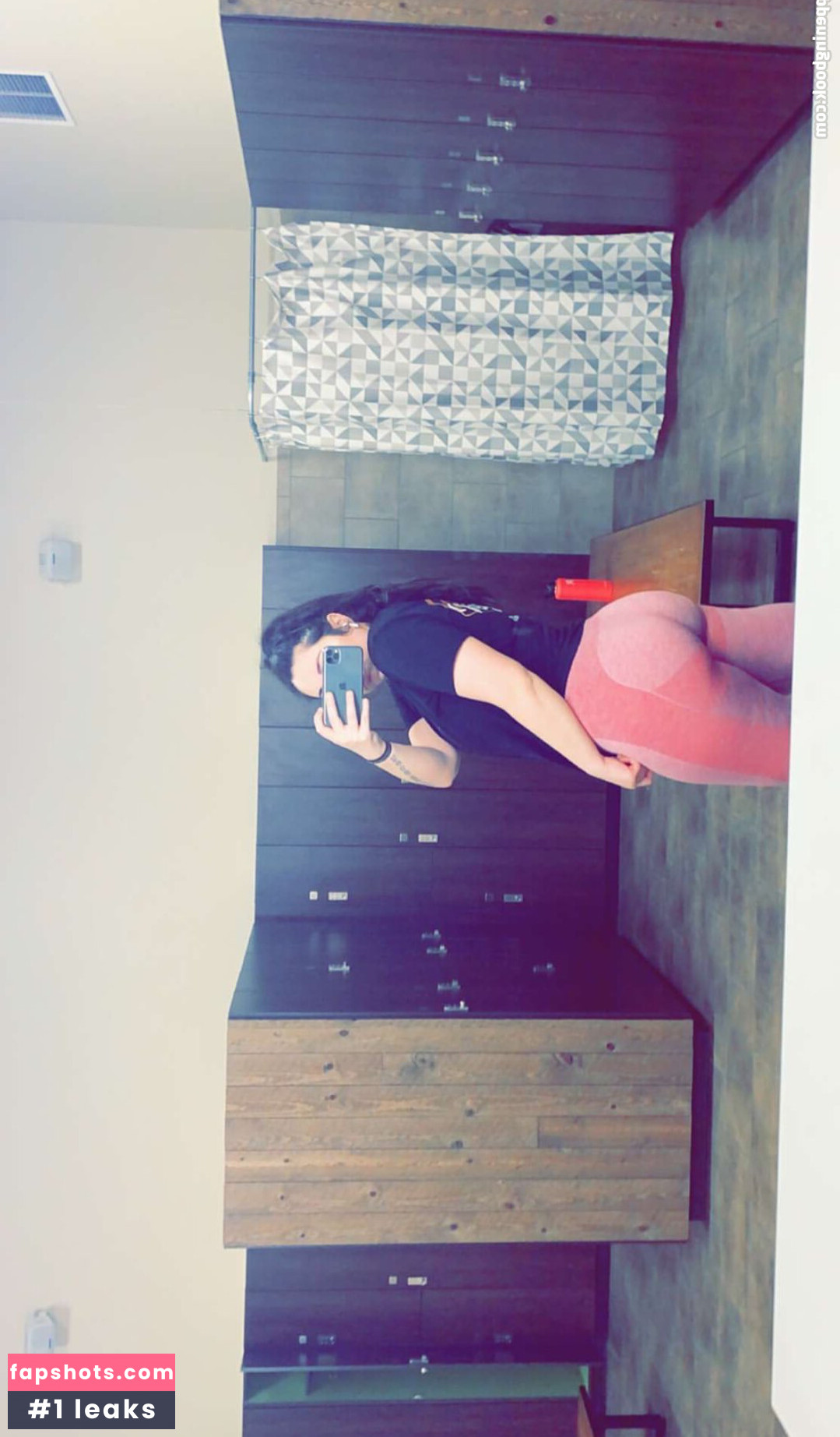 SamGorgeous gallery photo #10