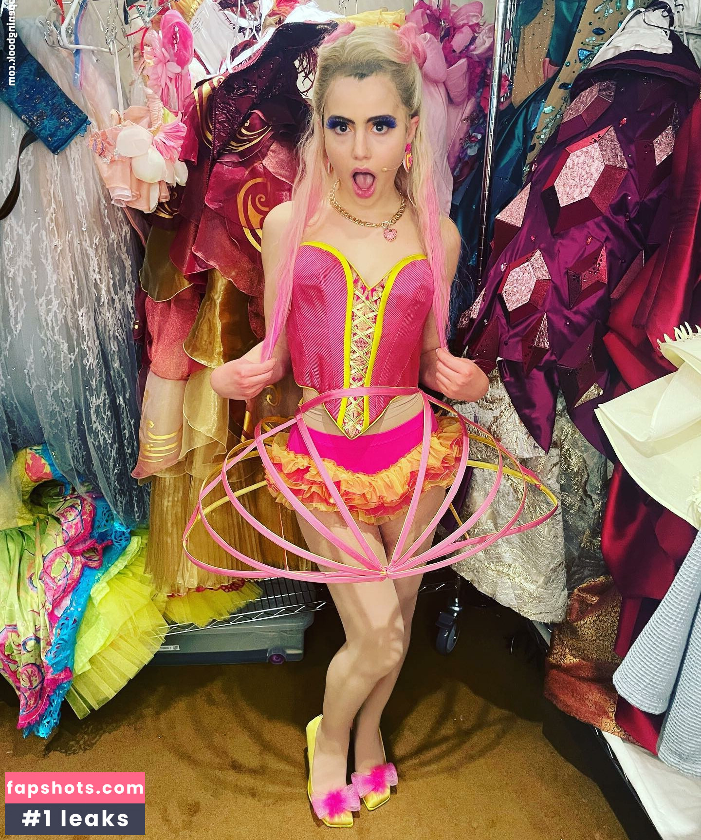 Sami Gayle gallery photo #16