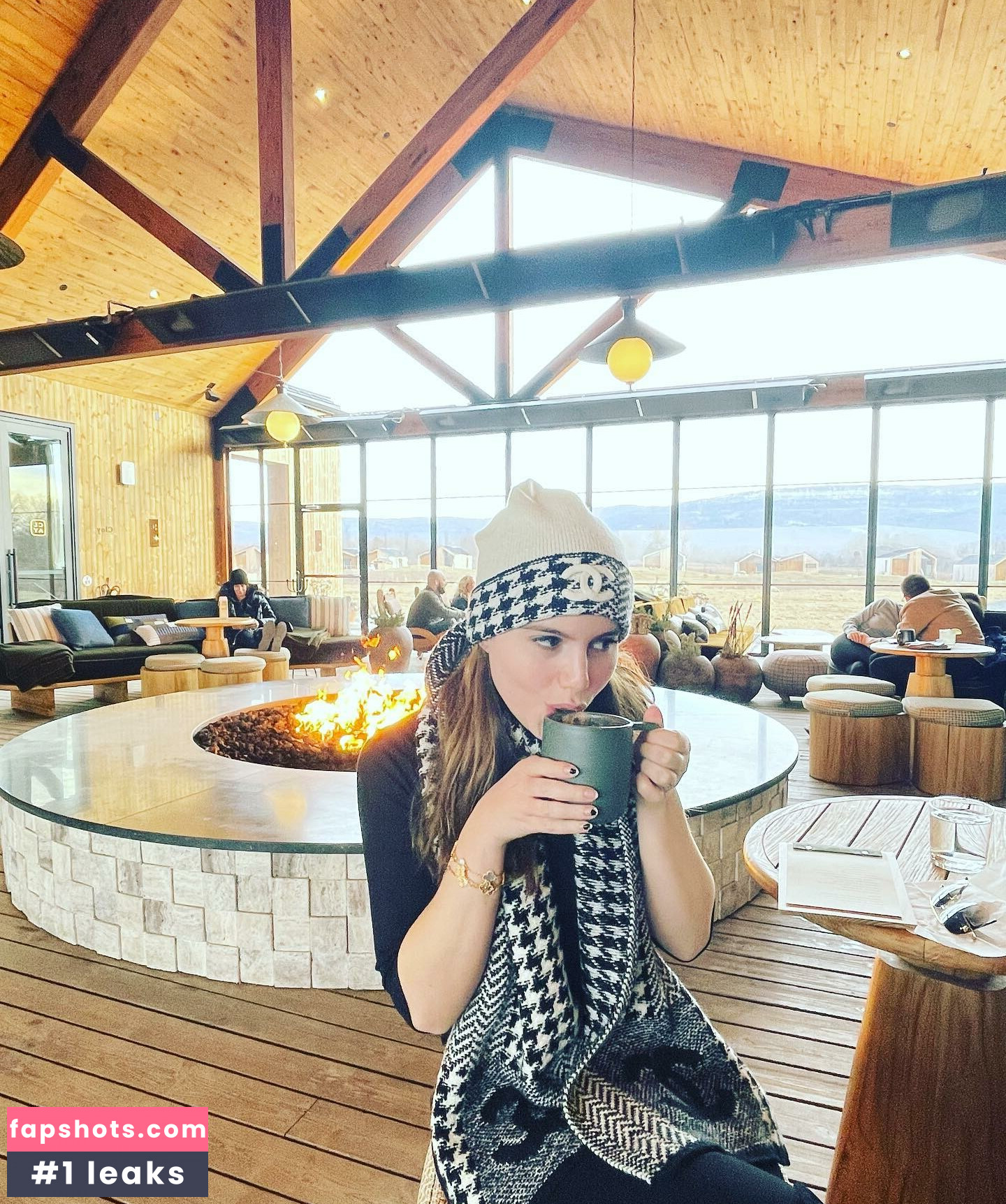 Sami Gayle gallery photo #5