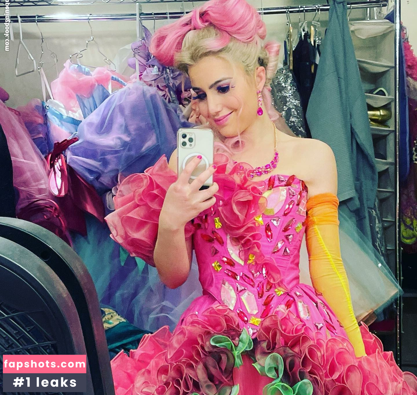 Sami Gayle gallery photo #6