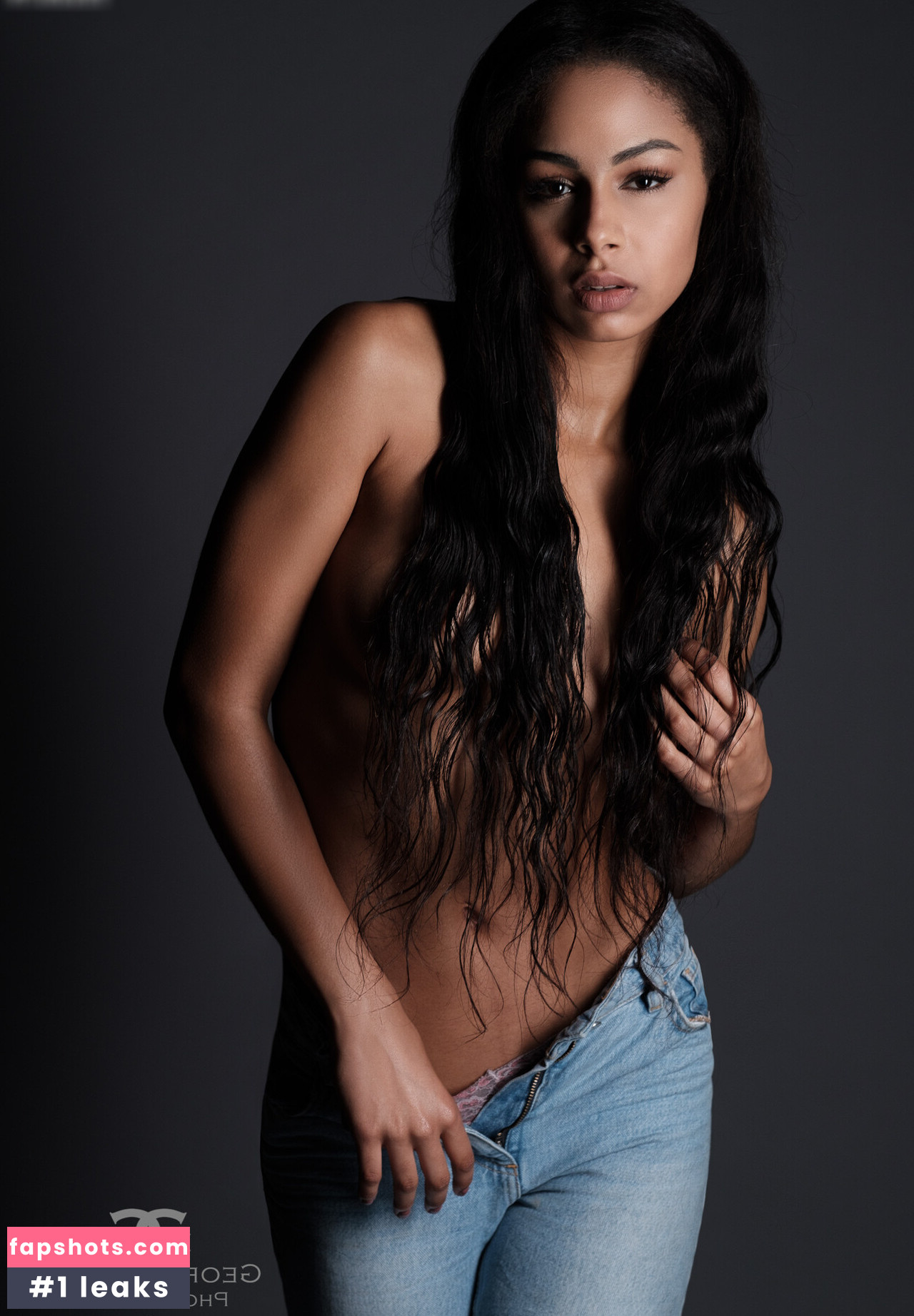 Samira Oué gallery photo #15