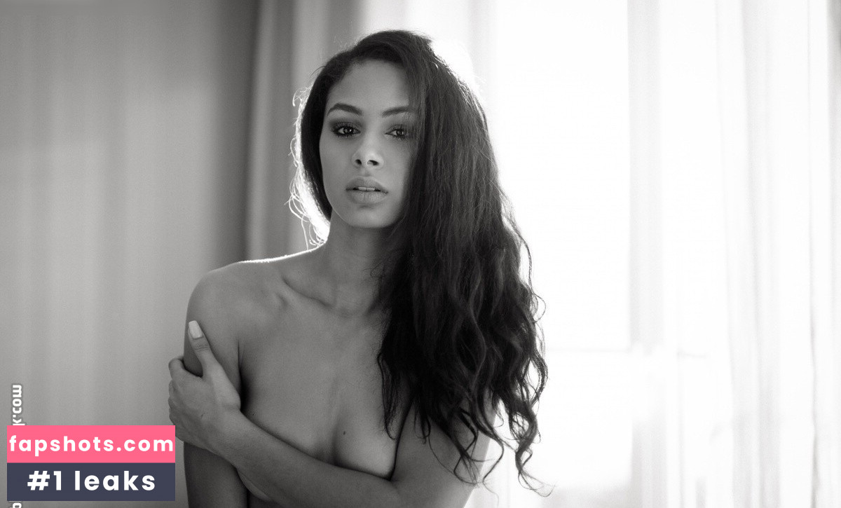 Samira Oué gallery photo #7