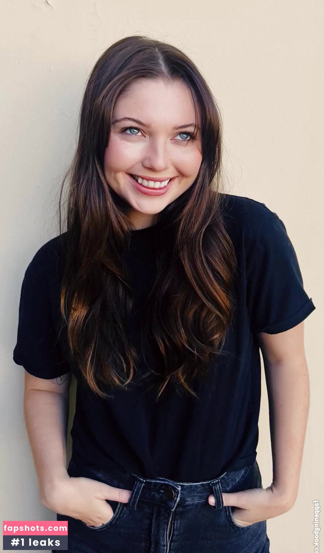 Sammi Hanratty gallery photo #148