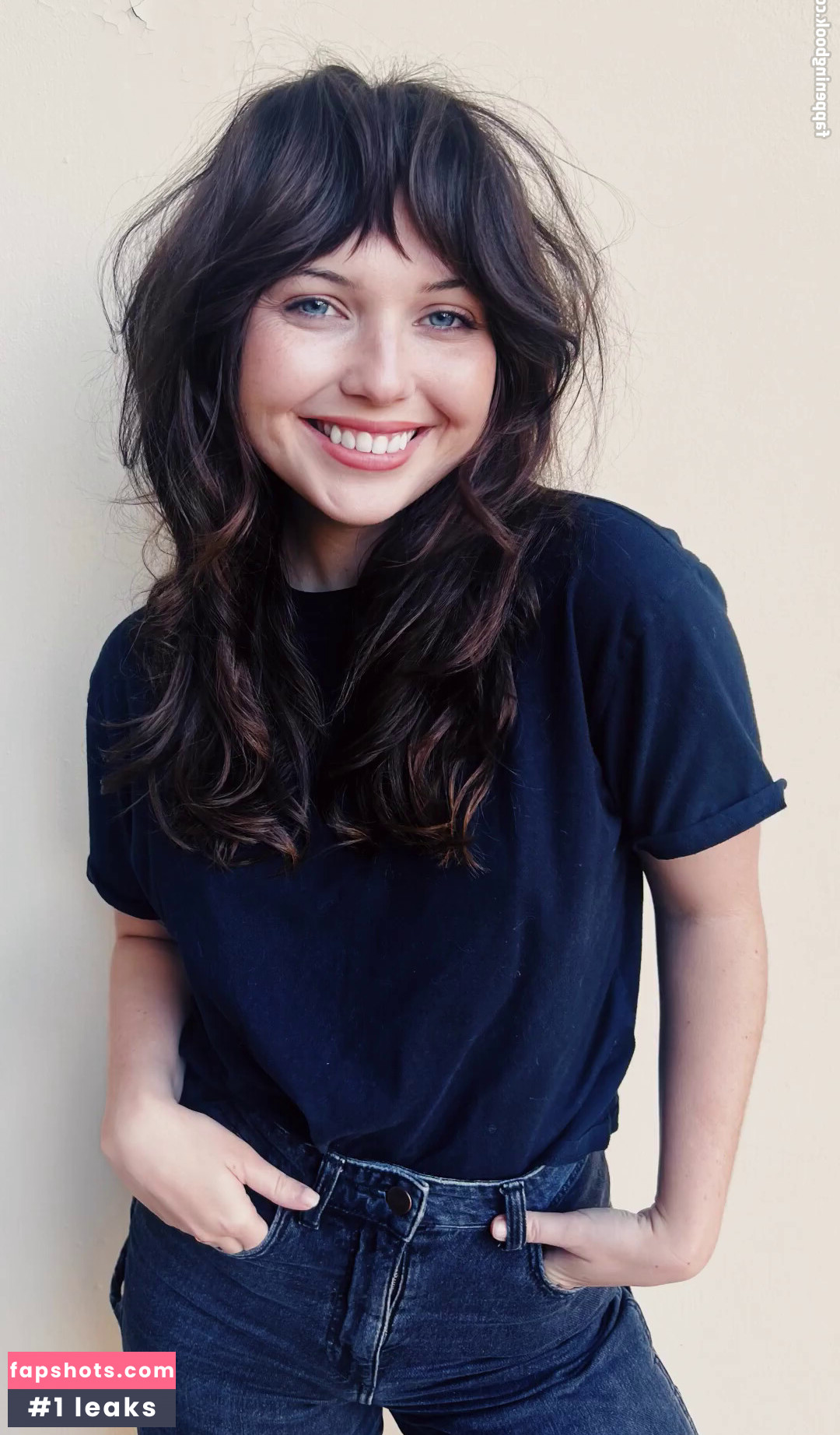 Sammi Hanratty gallery photo #150