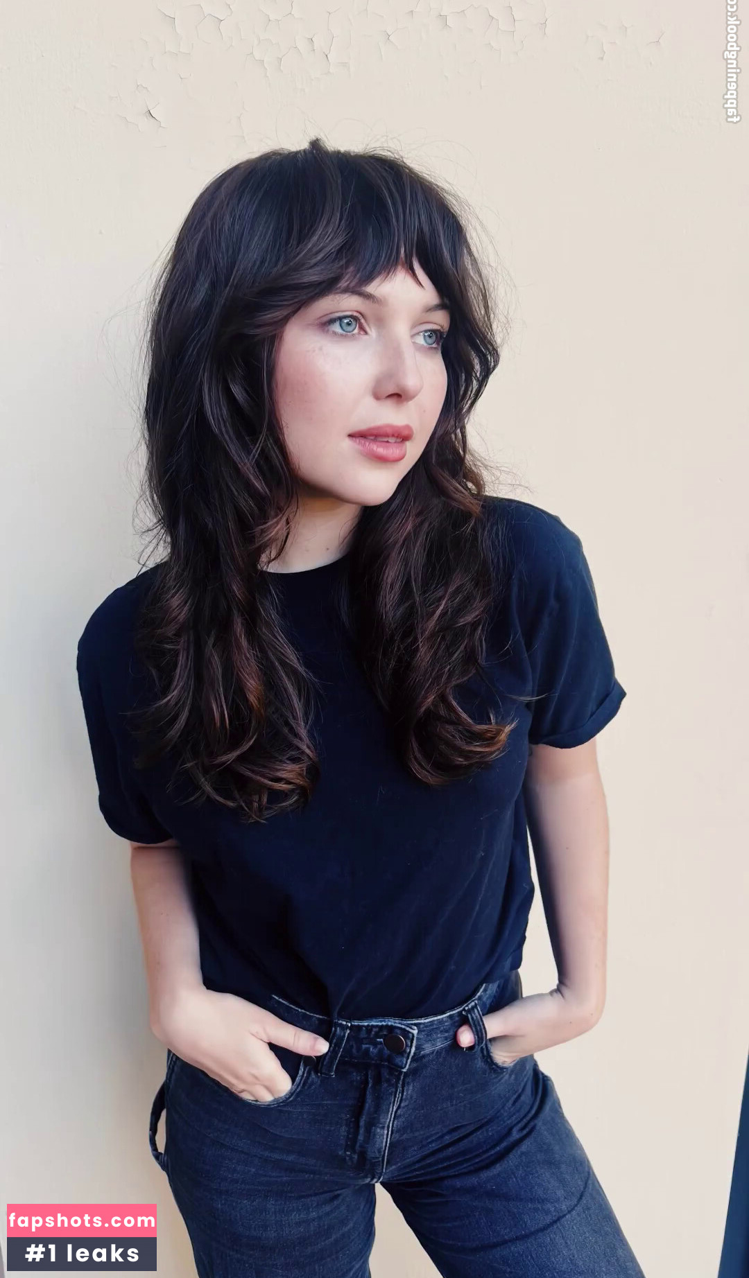 Sammi Hanratty gallery photo #152