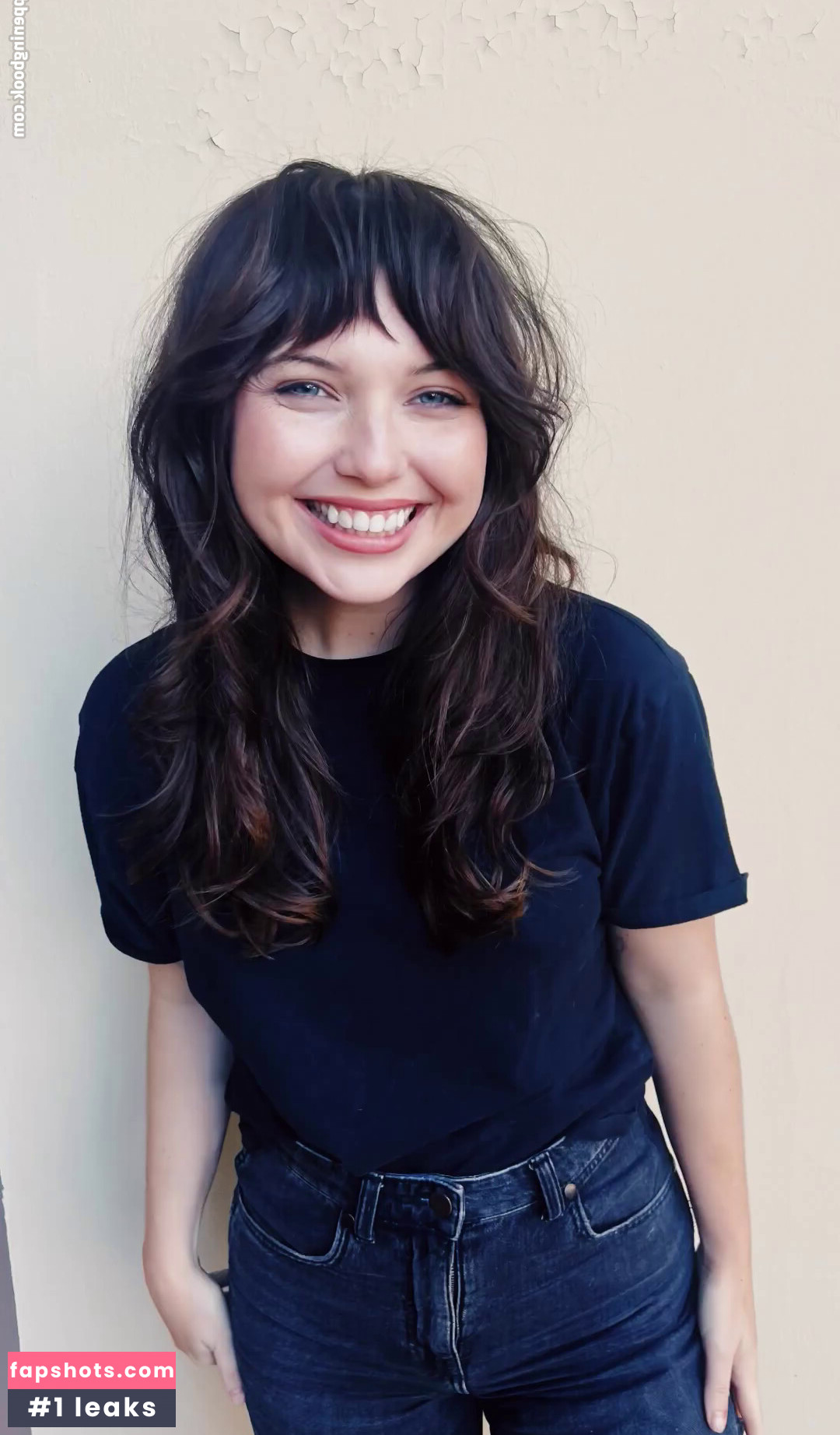 Sammi Hanratty gallery photo #154