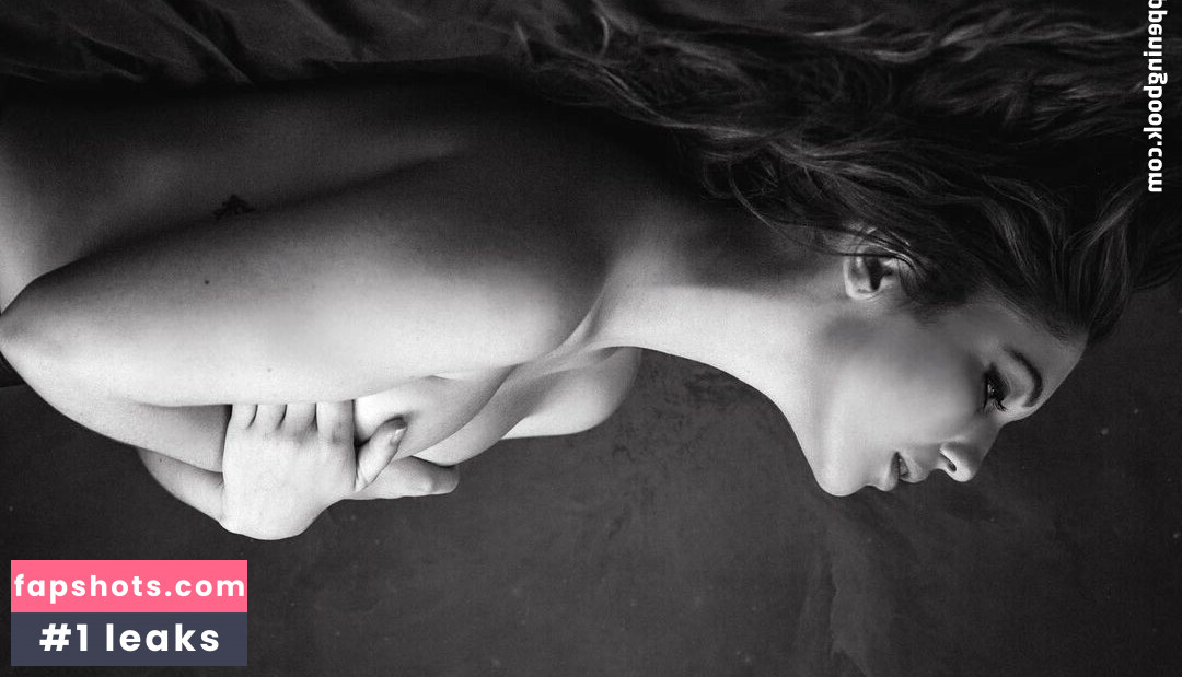 Sammi Hanratty gallery photo #179