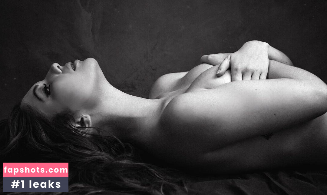 Sammi Hanratty gallery photo #180