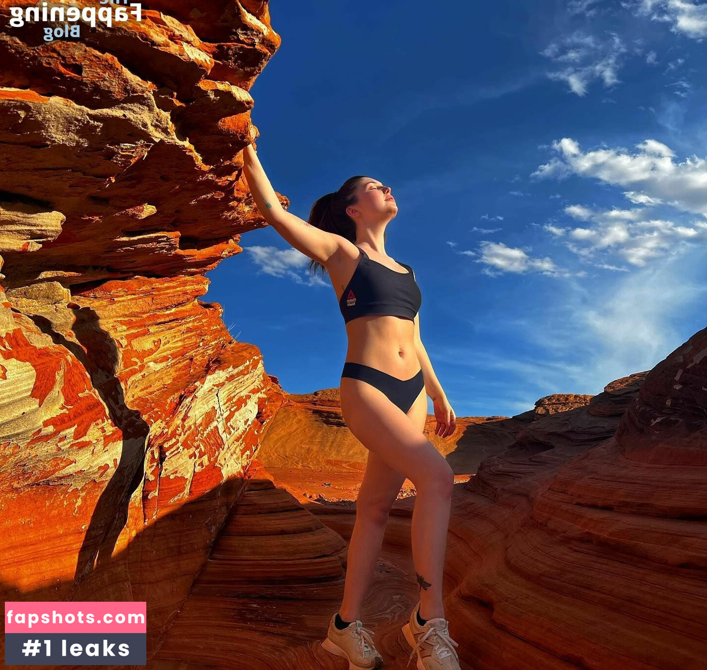 Sammi Hanratty gallery photo #184