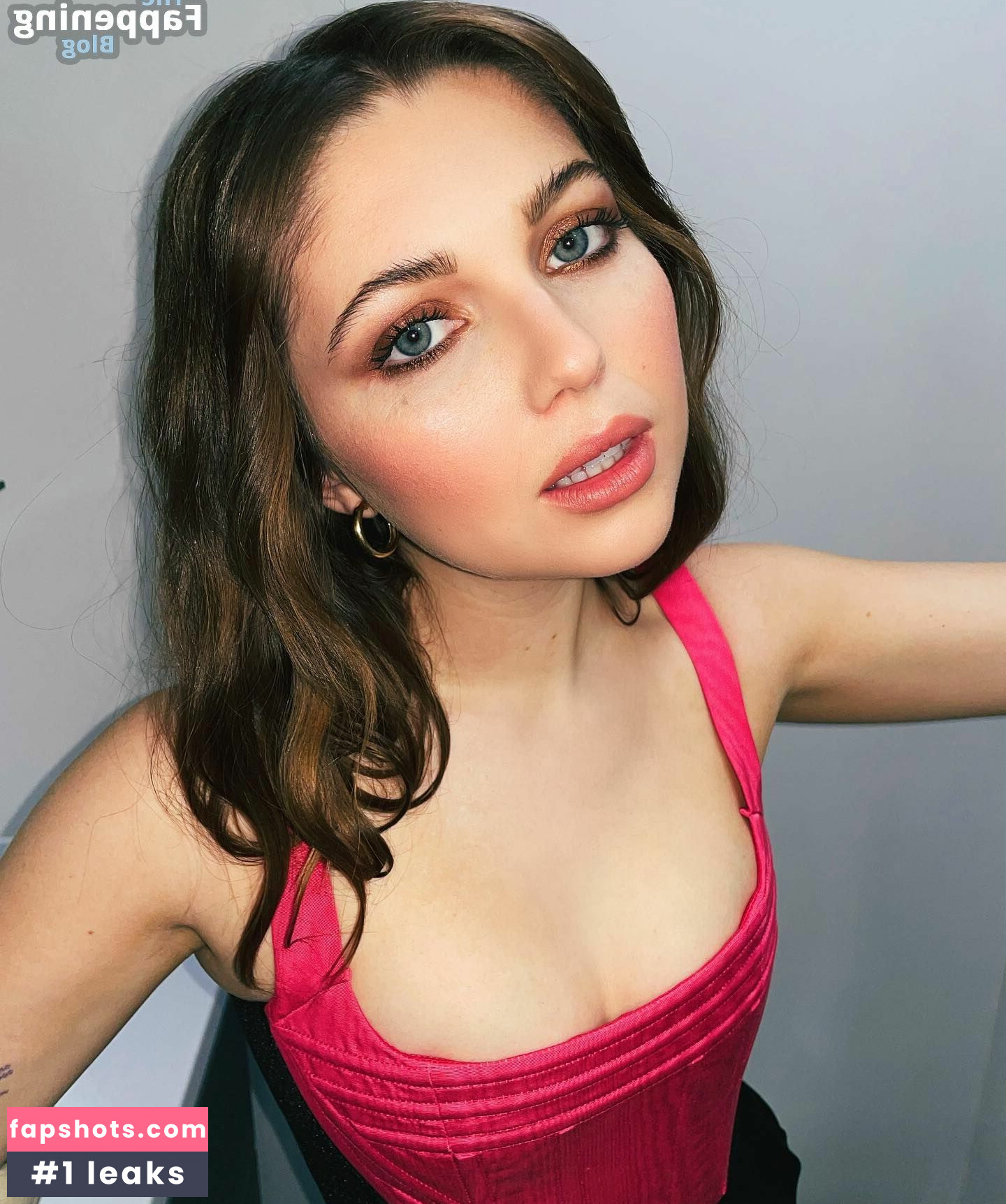 Sammi Hanratty gallery photo #186