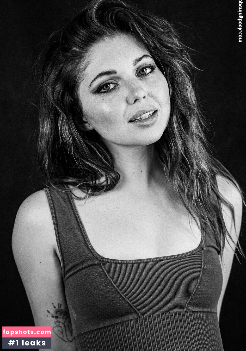 Sammi Hanratty gallery photo #20