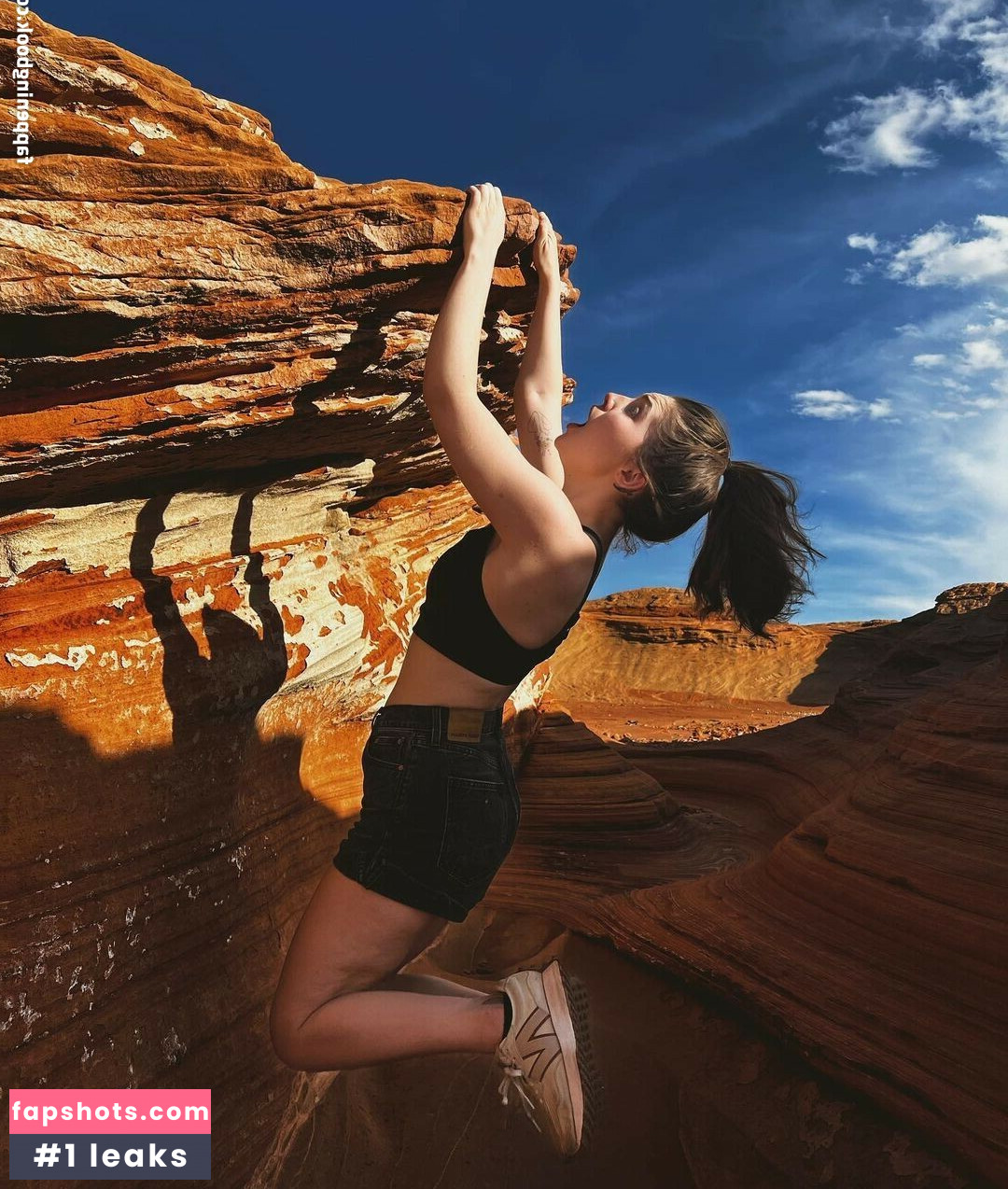 Sammi Hanratty gallery photo #202