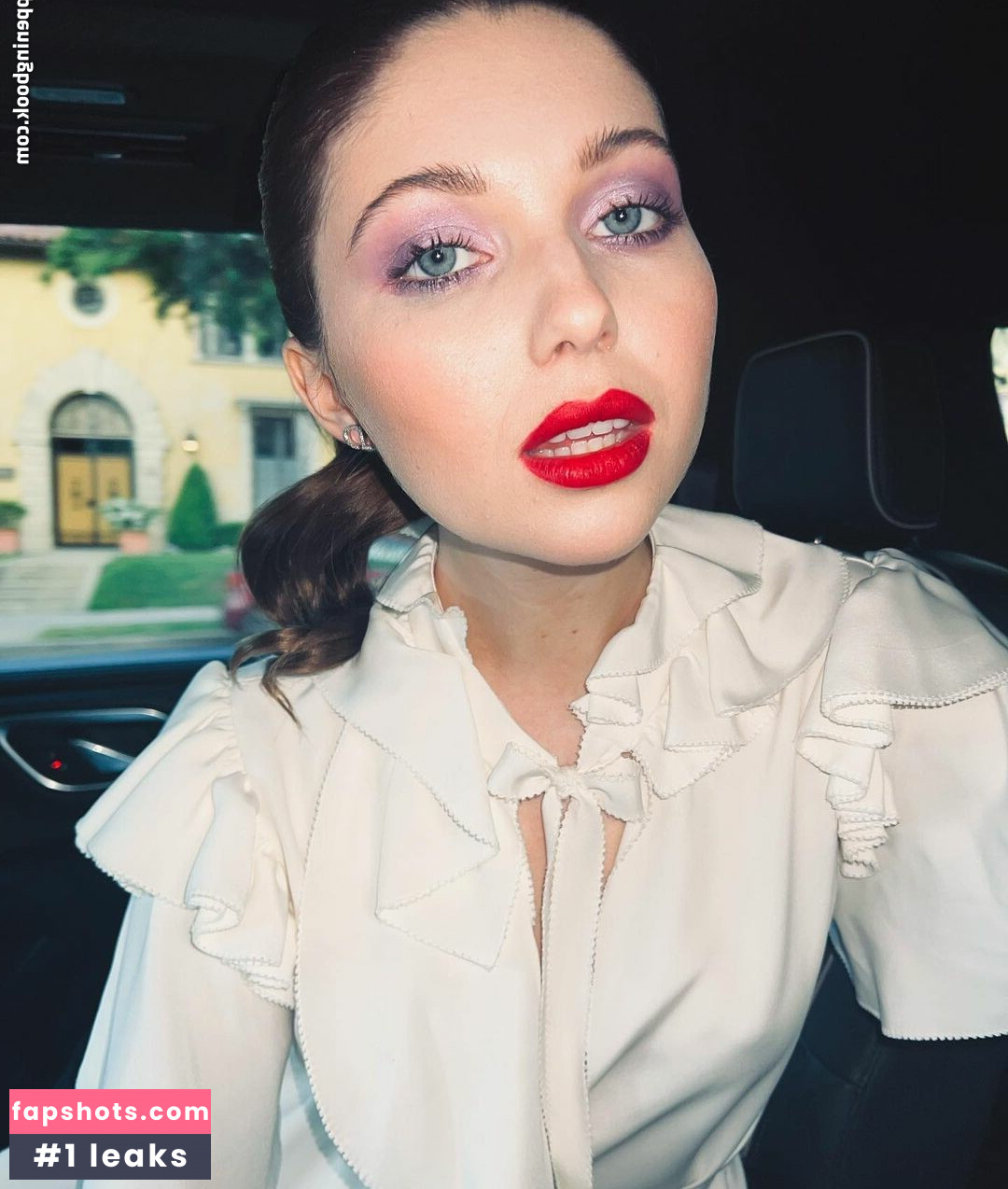 Sammi Hanratty gallery photo #206